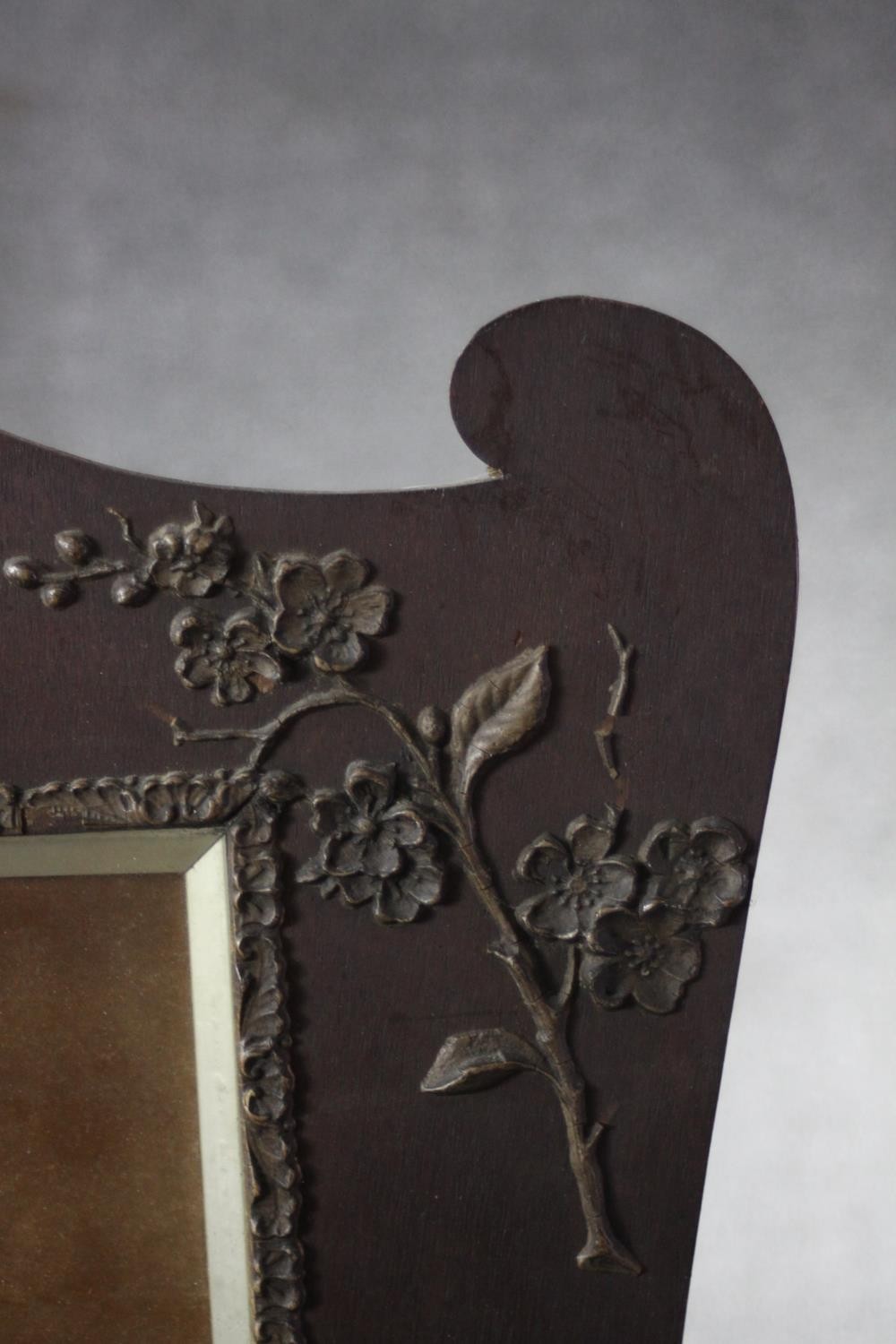 A 19th century veneered and plaster applique floral design picture frame with black and white - Image 3 of 6