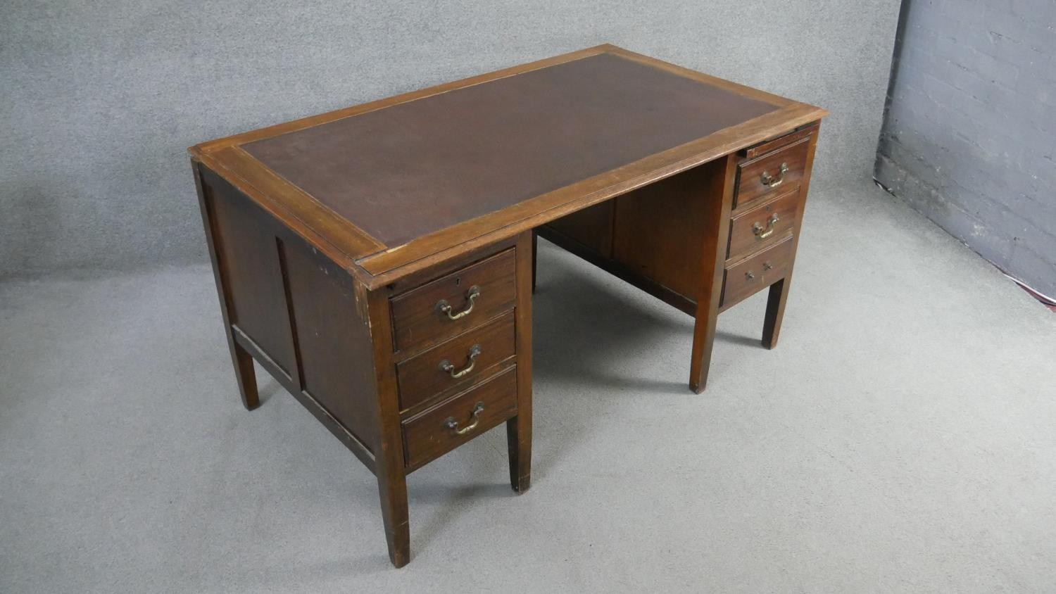 A vintage mahogany three section pedestal desk. H.75 W.136 D.82cm (With faults, as photographed). - Image 3 of 8