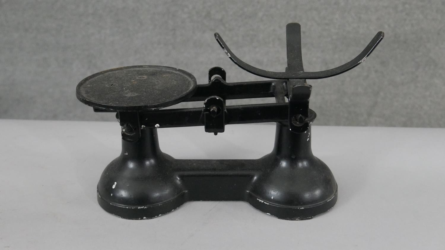 A collection of six irons and two sets of shop scales, one by Royal. H.13 W.28 D.17cm (largest) - Image 4 of 7