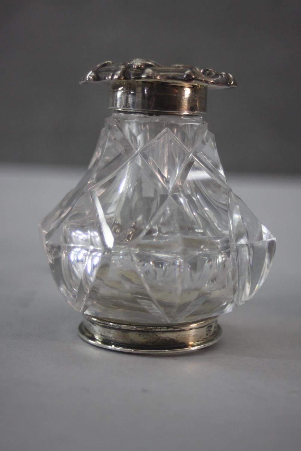 A 19th century cut glass and silver topped ink well and pounce pot with repousse detailing along - Image 8 of 12