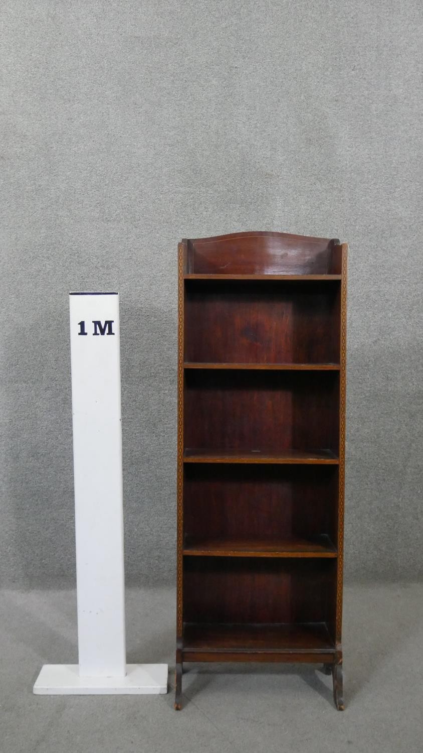 An Edwardian mahogany and satinwood strung narrow open bookcase on shaped supports. H.117 W.41 D.17 - Image 2 of 5