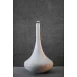 A vintage white onion shaped ceramic lamp base. Signed to the bottom. (no shade) H.44 Diameter.