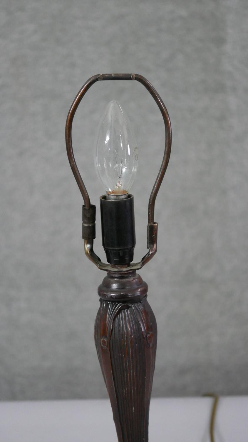 A vintage bronze effect Art Nouveau style waterlily design table lamp. H.46 W.18 D.18 cm - Image 4 of 5