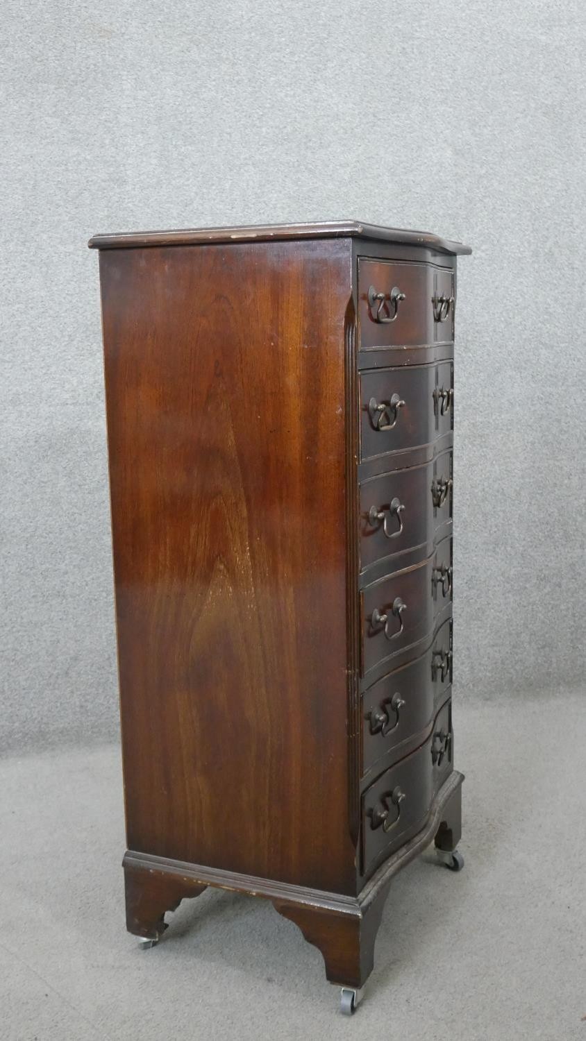 A Georgian style mahogany serpentine fronted tall chest of six drawers on shaped bracket feet. H.100 - Image 6 of 6