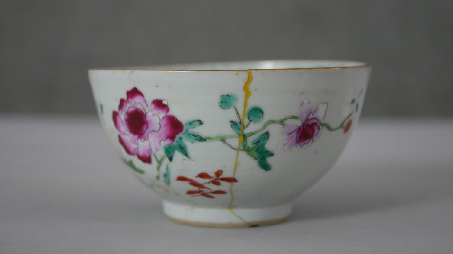 A 19th century Chinese Imperial yellow glaze dragon bowl along with a Famille Rose porcelain tea - Image 7 of 11