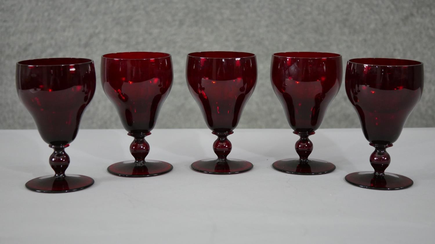 A collection of ruby glass. Including a set of five vintage Bohemian ruby stemmed wine glasses and a - Image 3 of 6