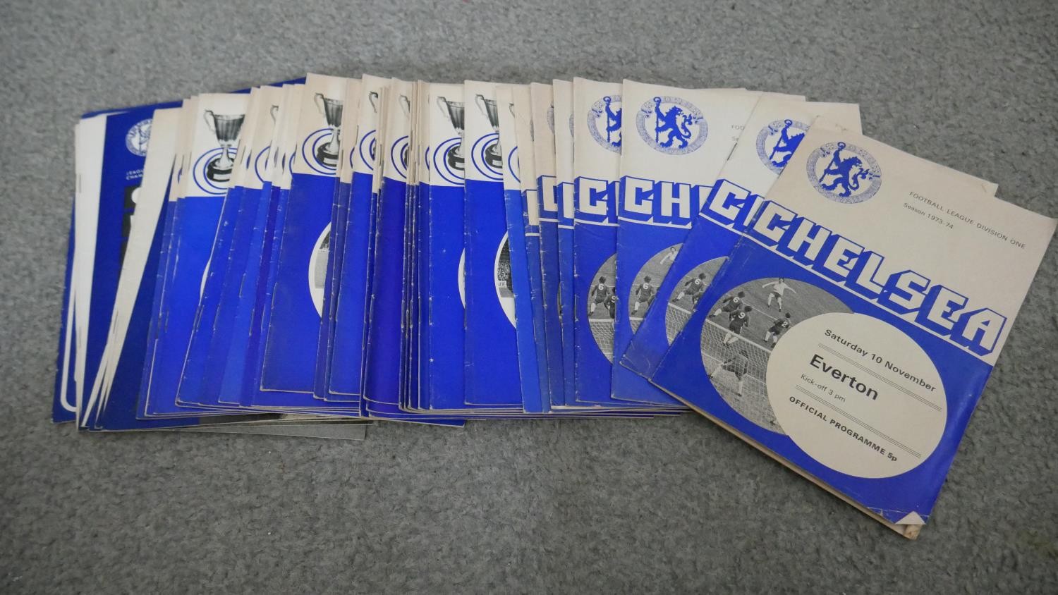 Nine albums of Chelsea football programmes. L.26 W.20cm (largest) - Image 9 of 9