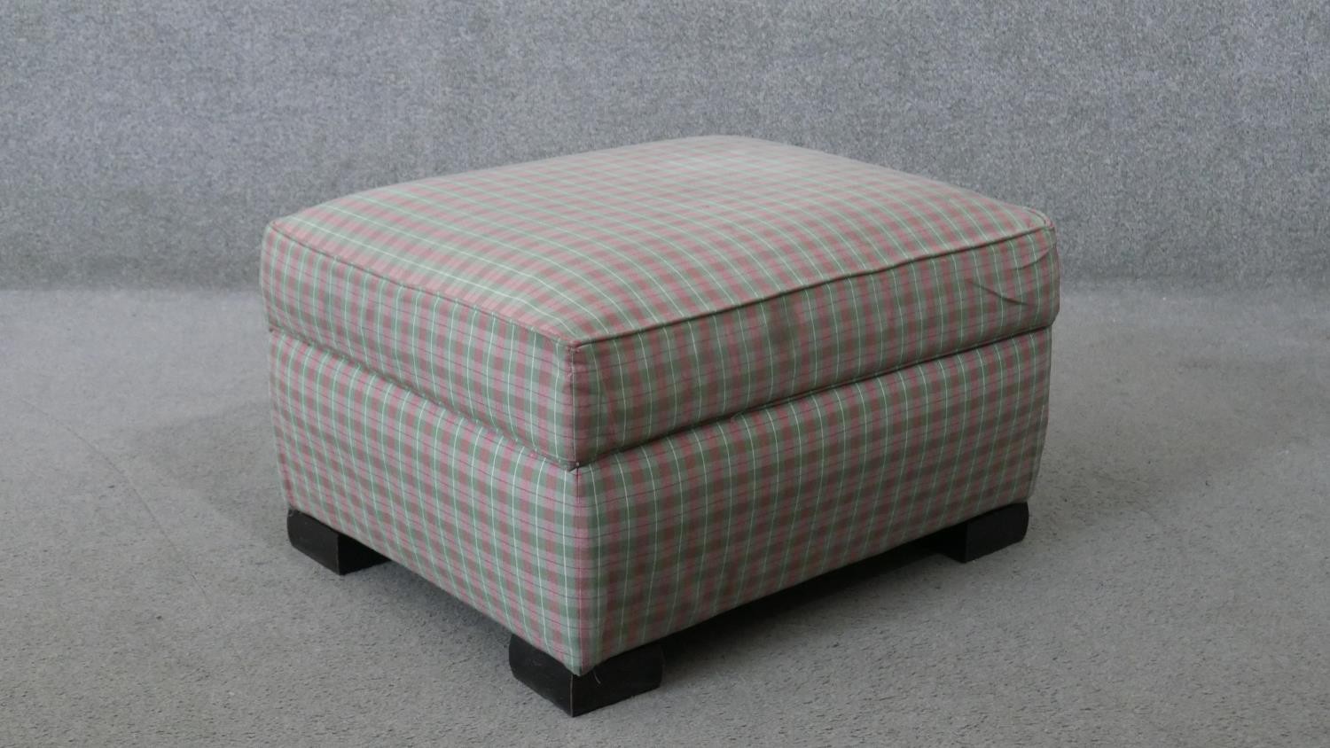 A contemporary upholstered footstool with matching cushions. H.33 W.64 D.50CM (largest) - Image 4 of 5