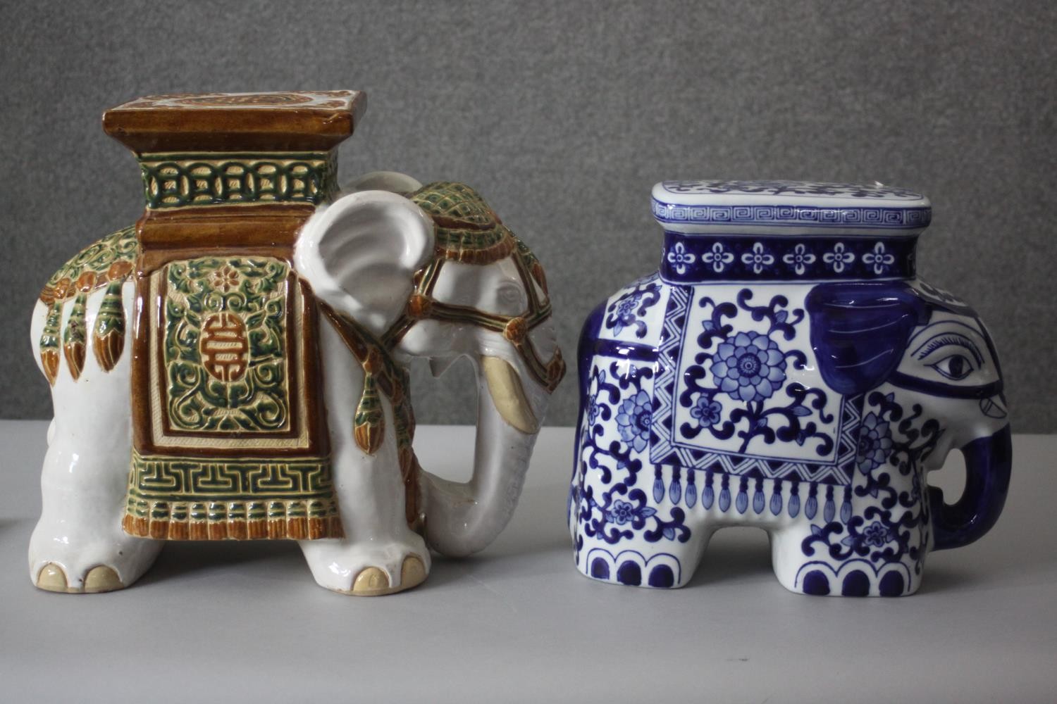 Two hand painted ceramic elephant stools. One blue and white in the Chinese style and the other with - Image 3 of 10