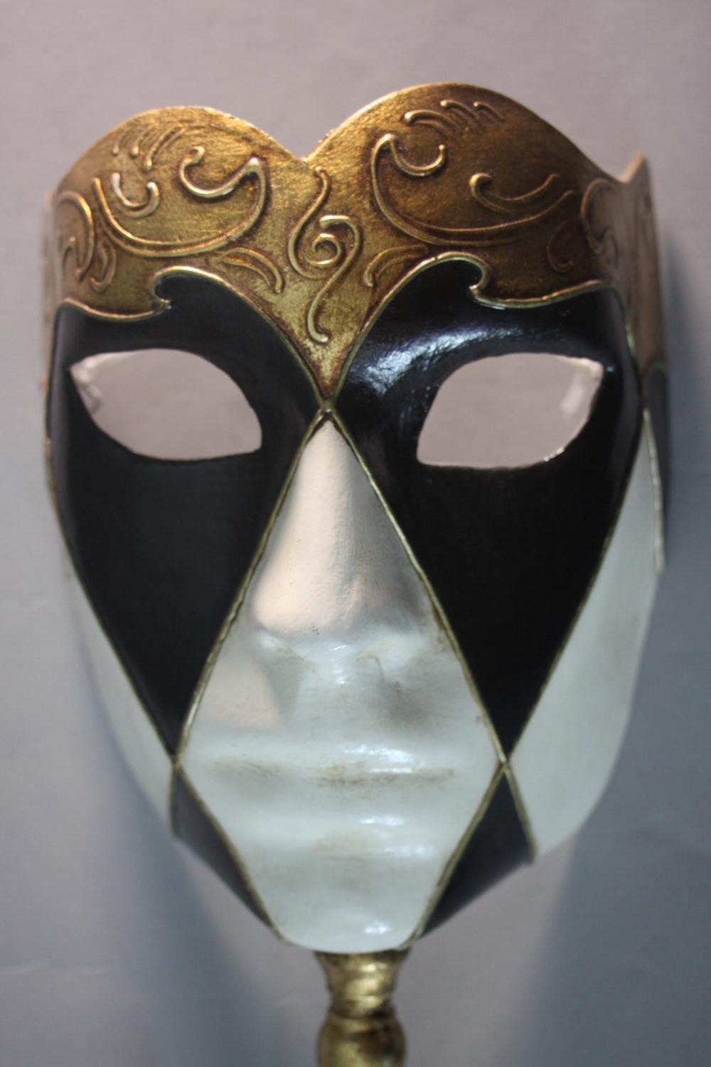 Two bespoke Ca' del Sol Venetian masks, each with a harlequin design, one with a gilded turned - Image 5 of 8