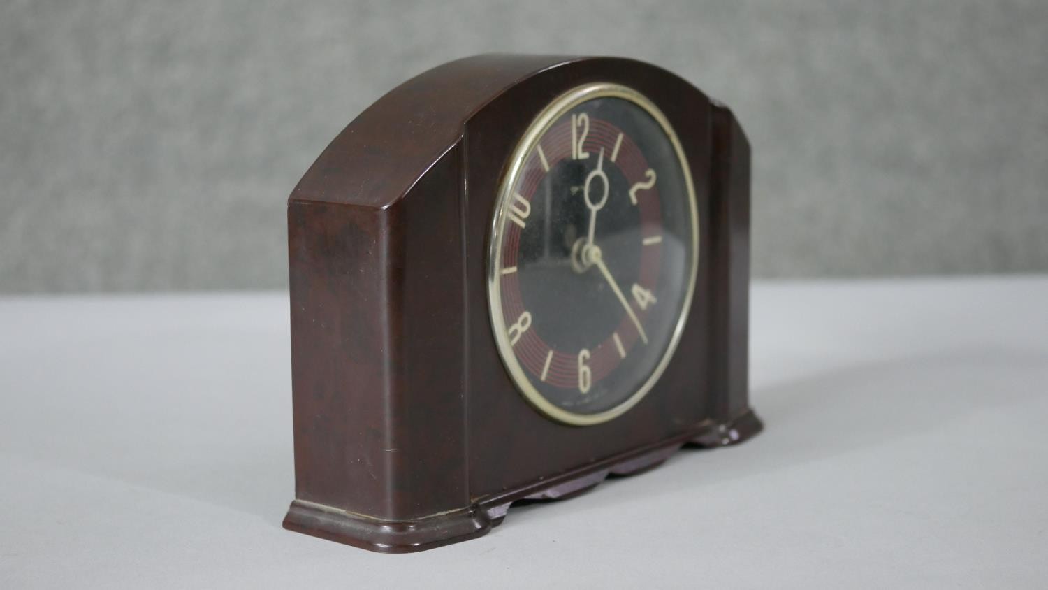 A collection of vintage clocks and gauges. Including an oak cased mantel clock with white enamel - Image 10 of 14