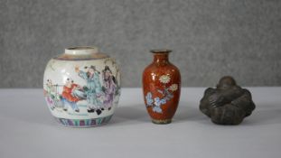 A collection of oriental items. Including a 20th century Chinese hand painted porcelain ginger jar