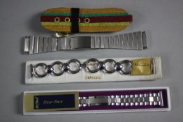 A large collection of 500+ watch straps. Various colours and materials, new in packaging.