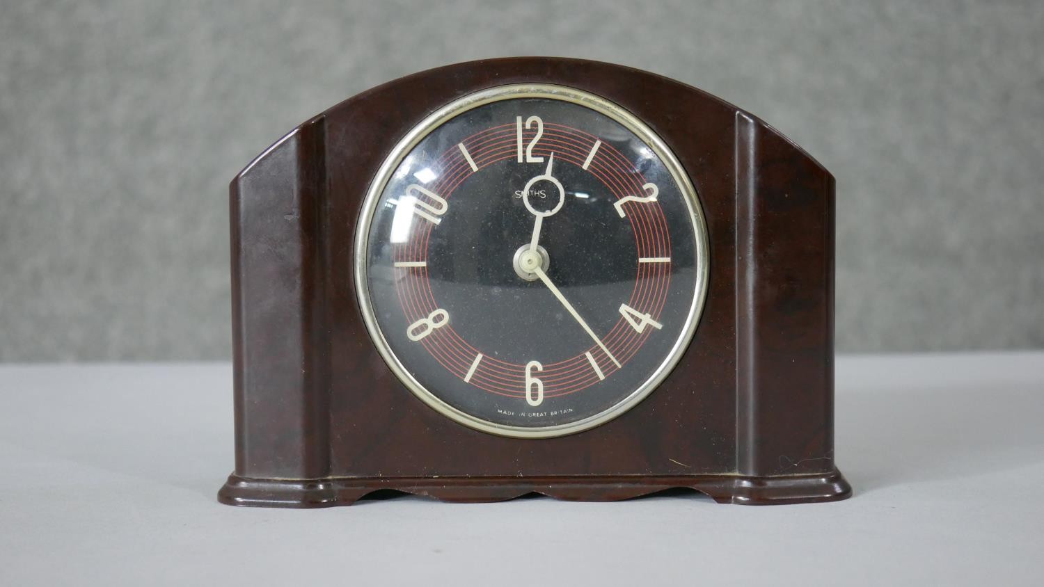 A collection of vintage clocks and gauges. Including an oak cased mantel clock with white enamel - Image 9 of 14