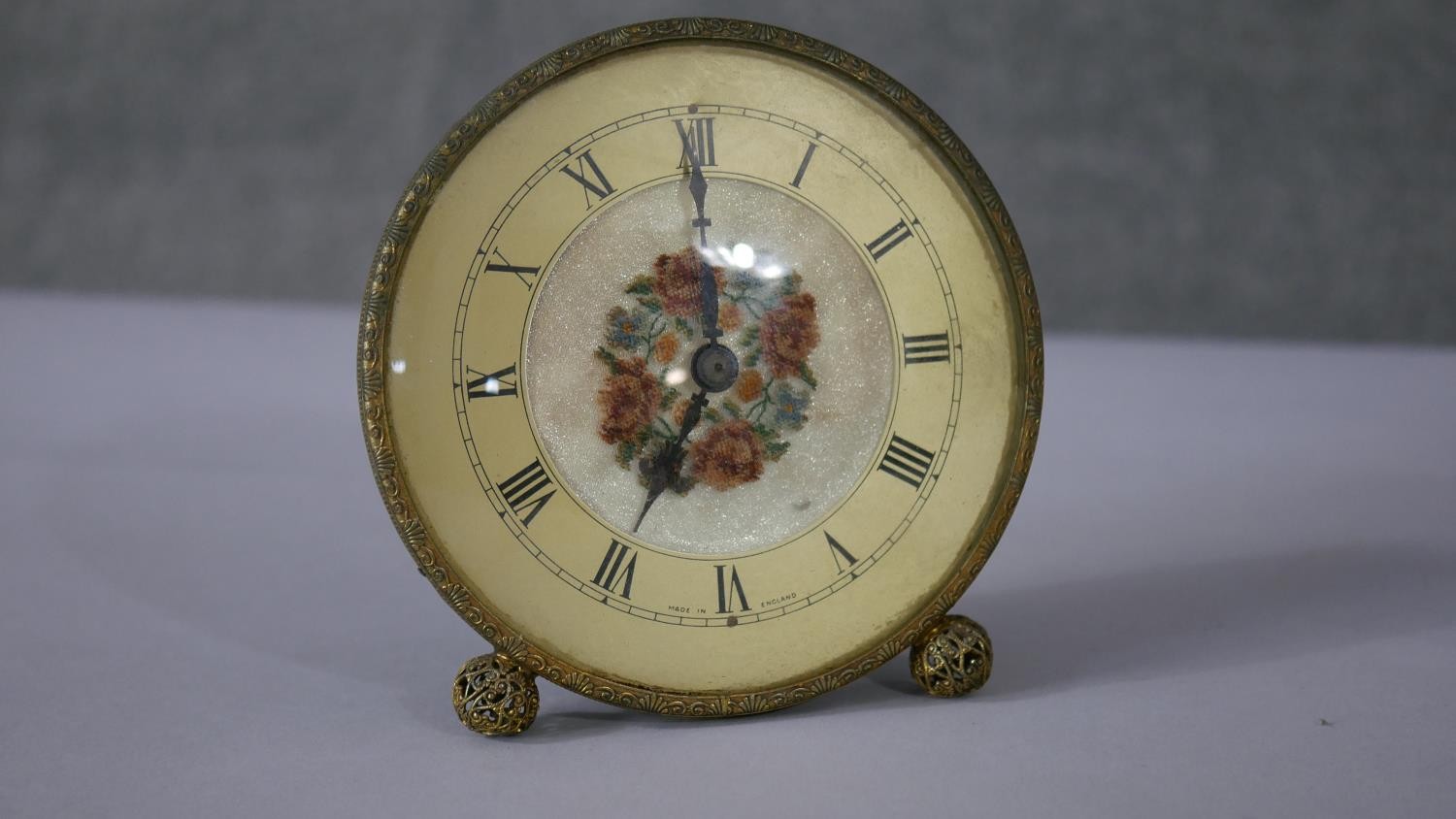 A collection of vintage clocks and gauges. Including an oak cased mantel clock with white enamel - Image 5 of 14