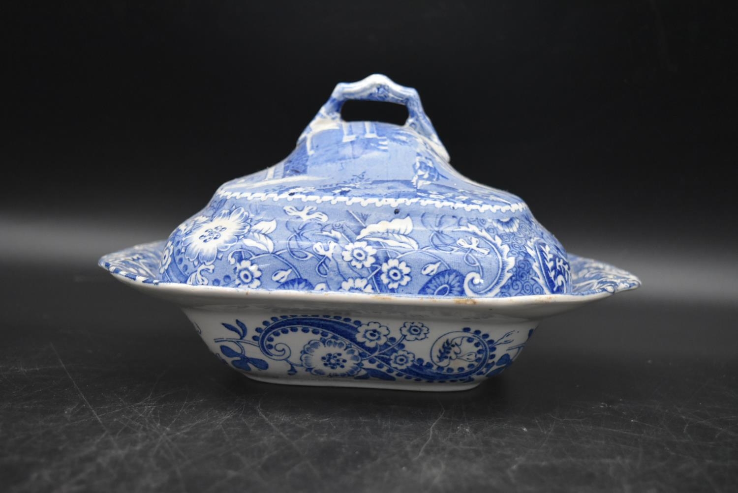 A collection of early 20th century blue and white chinaware. To include a serving bowl, butter - Image 2 of 17
