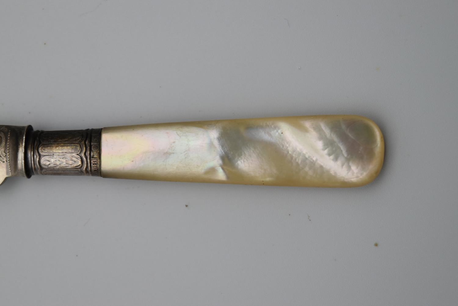 A set of eight late Victorian fruit knives and forks with Mother of Pearl handles, Sheffield 1897. - Image 5 of 7