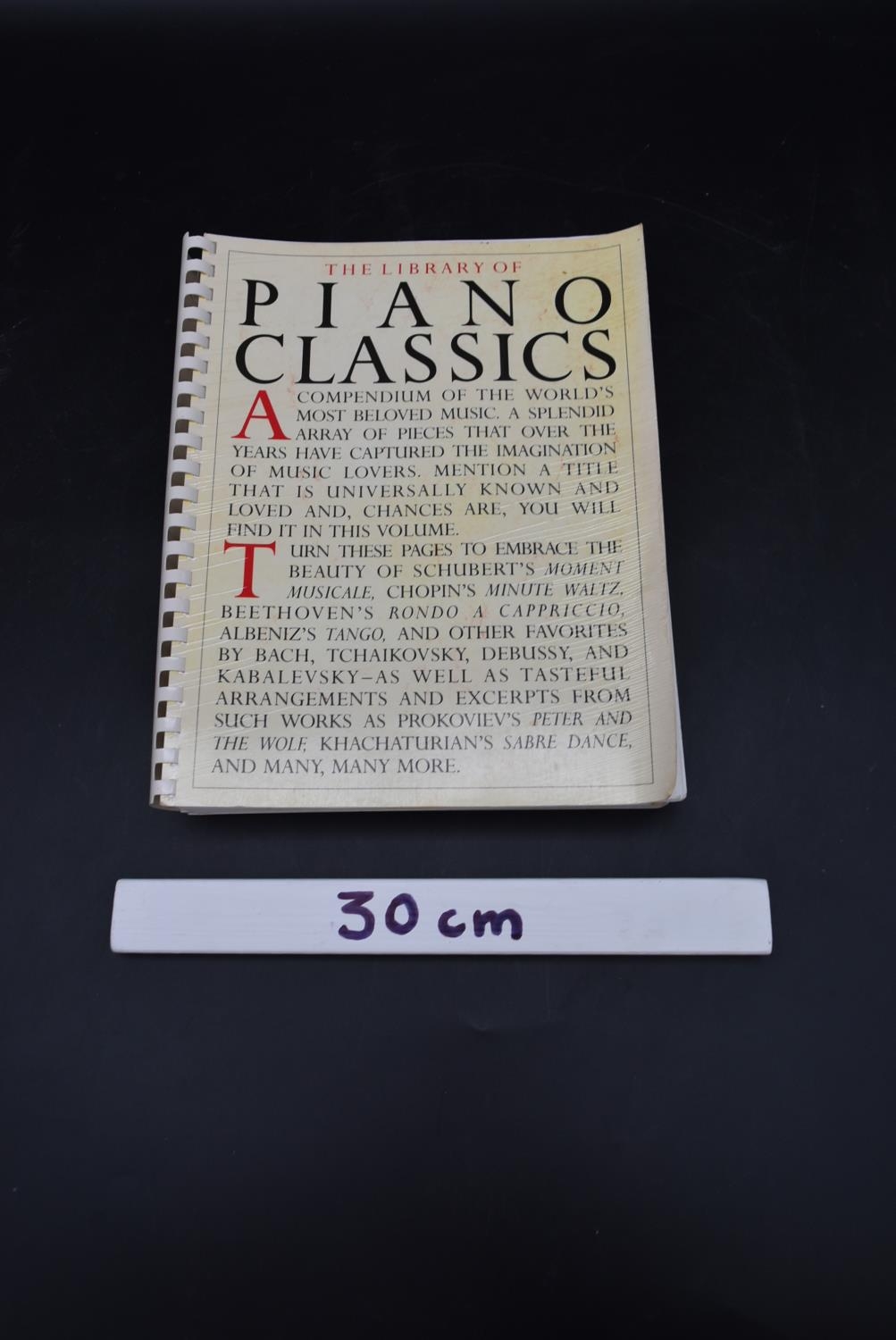 A collection of music books. To include Beethoven, Liszt Rhapsodies, Piano Classics, Pavarotti, - Image 11 of 11