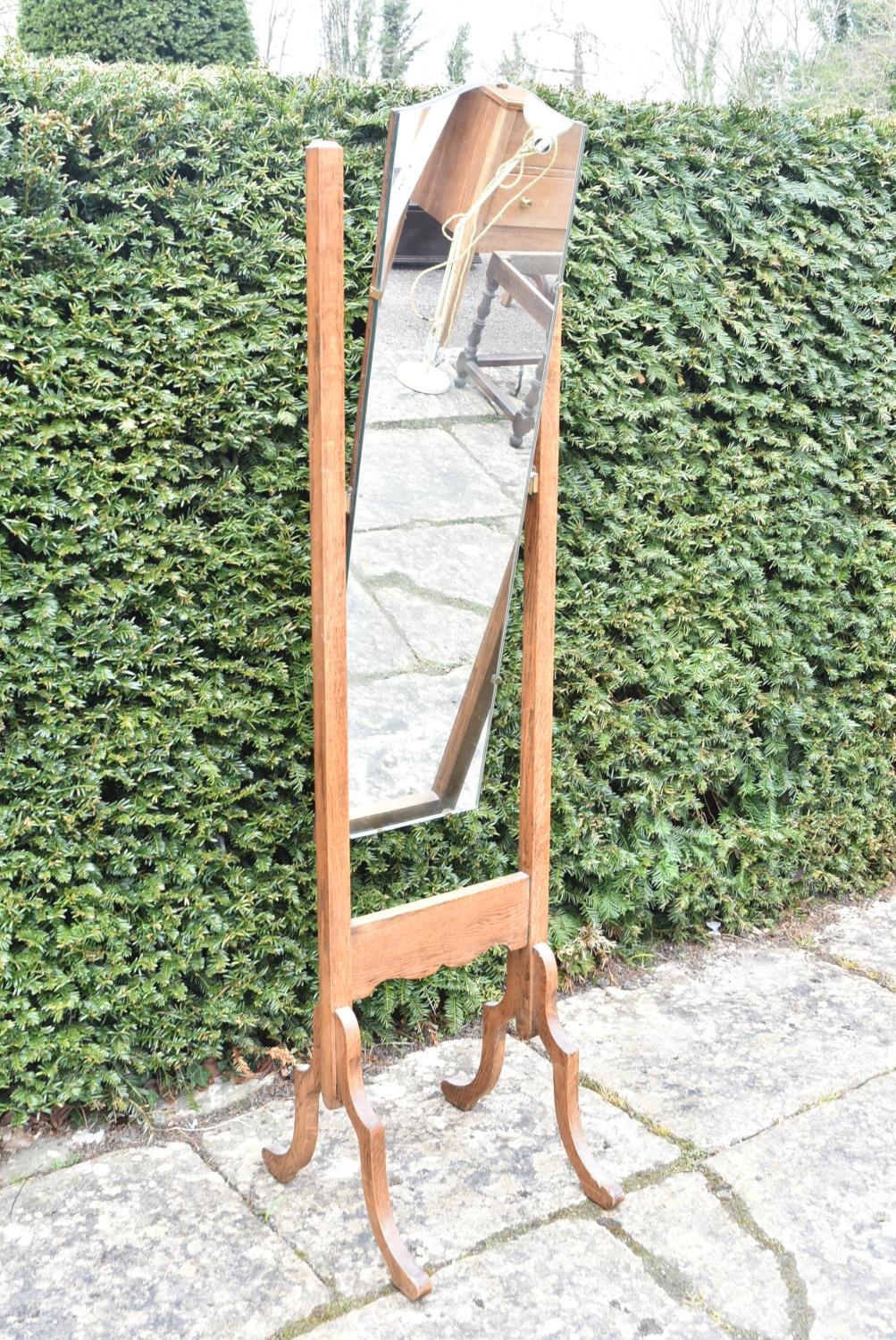 An early 20th century cheval mirror with shaped plate in light oak frame on cabriole supports. H.150 - Image 2 of 6