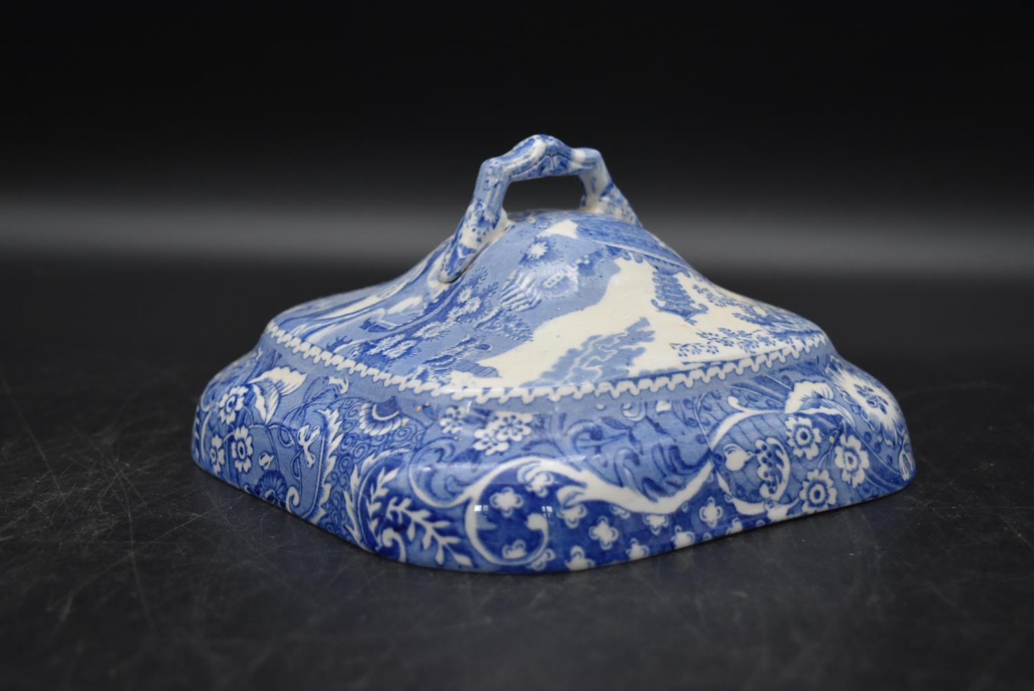 A collection of early 20th century blue and white chinaware. To include a serving bowl, butter - Image 7 of 17