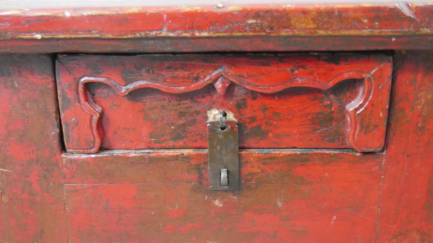 Small chest, 19th century Chinese painted. H.32 W.56 D.40cm - Image 5 of 8