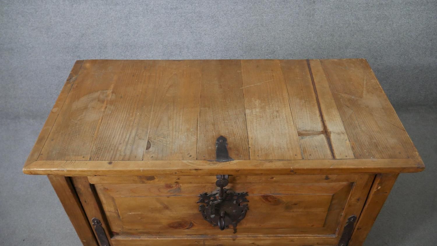 Spice cabinet, Chinese pine. H.90 W.98 D.48cm - Image 9 of 10