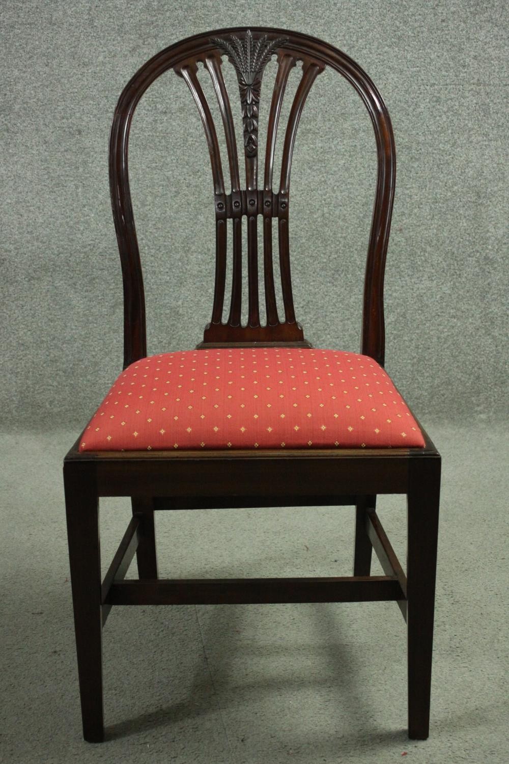 Dining chairs, a set of four Georgian mahogany with wheatsheaf carved splats. - Image 2 of 5