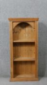 Open shelves, 19th century style pine. H.96 W.46 D.19cm