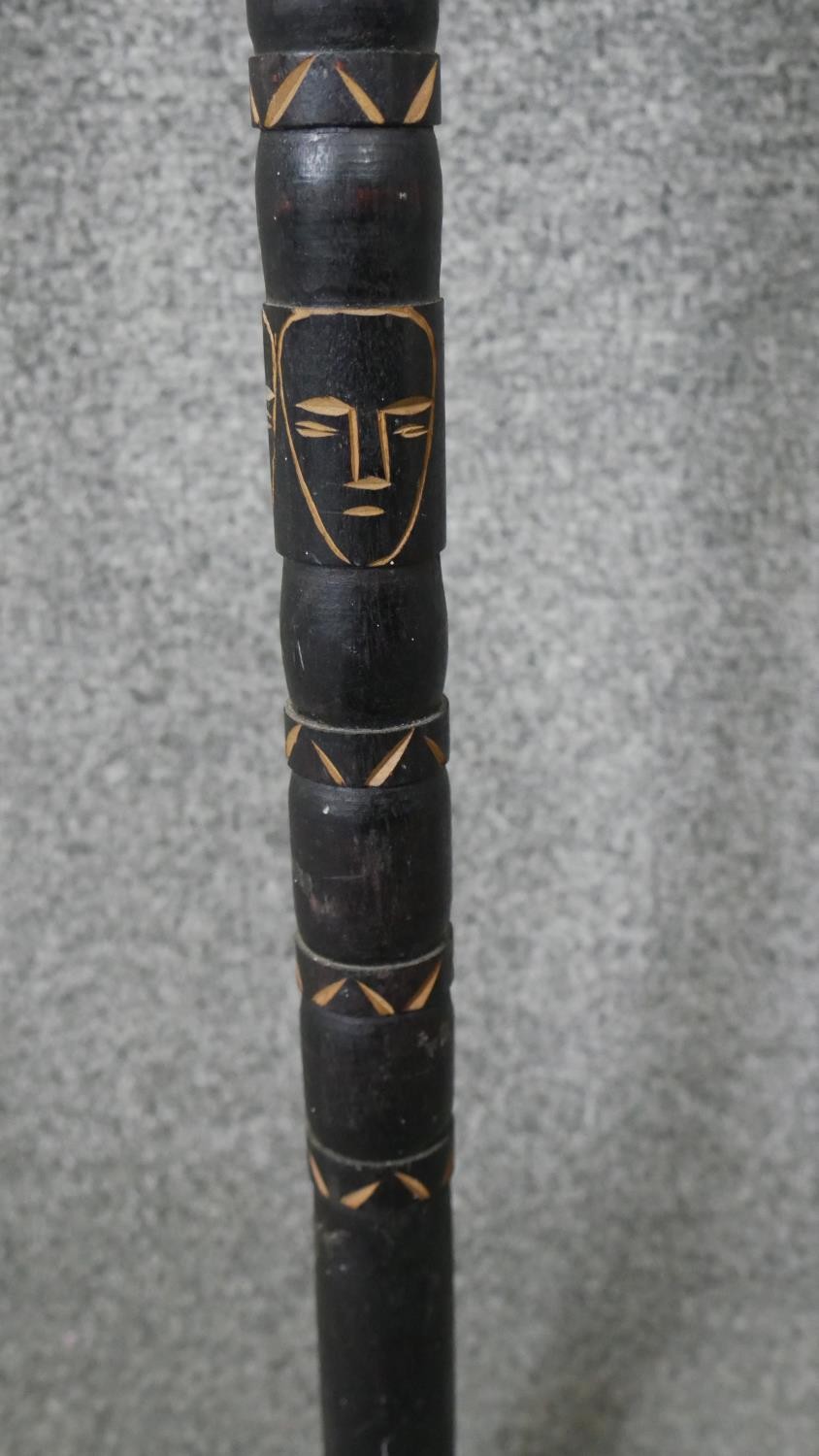 A Polynesian hardwood and metal ceremonial staff with trident and animal hair detail. Carved - Image 5 of 5