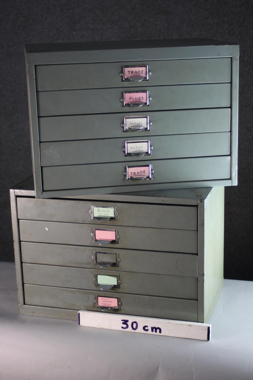 A pair of metal desk top specimen or stationery cabinets. H.30 W.45 D.30 cm (each) - Image 2 of 4