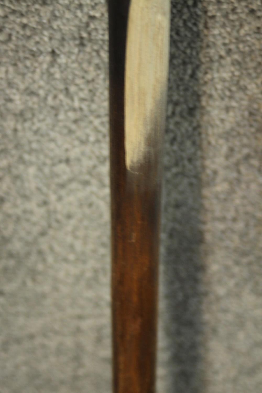 Two walking sticks with carved and painted duck head handles. L.90 cm. - Image 4 of 4