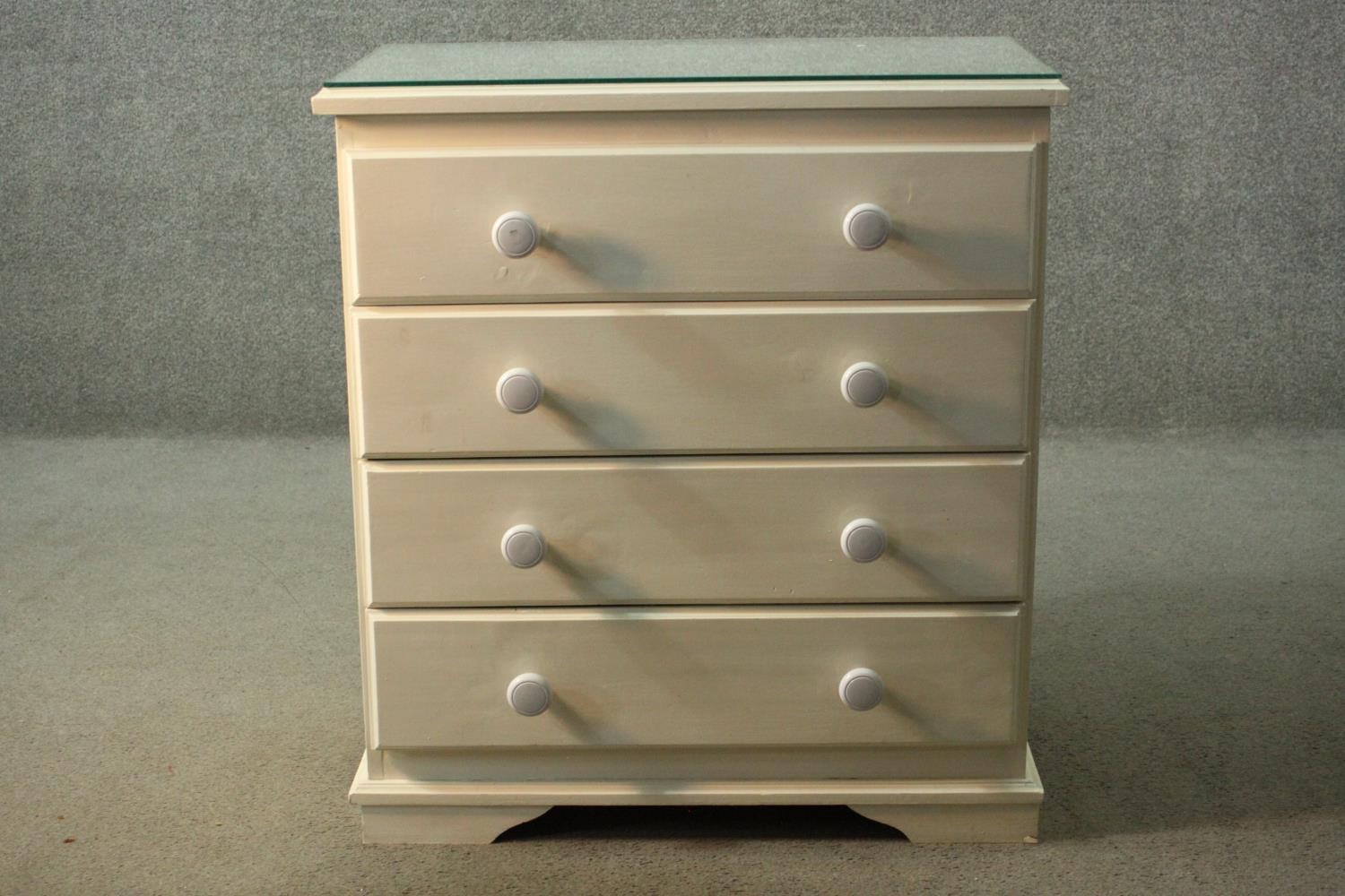 Chest of drawers, contemporary Victorian style. H.86 W.78cm.