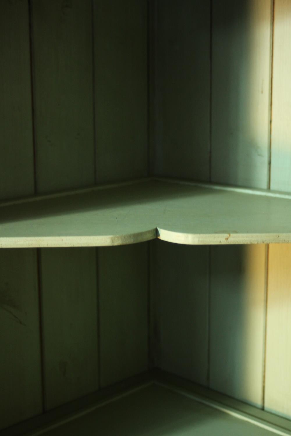 Corner cupboard, 19th century pine. H.95 W.70 D.40cm - Image 4 of 7