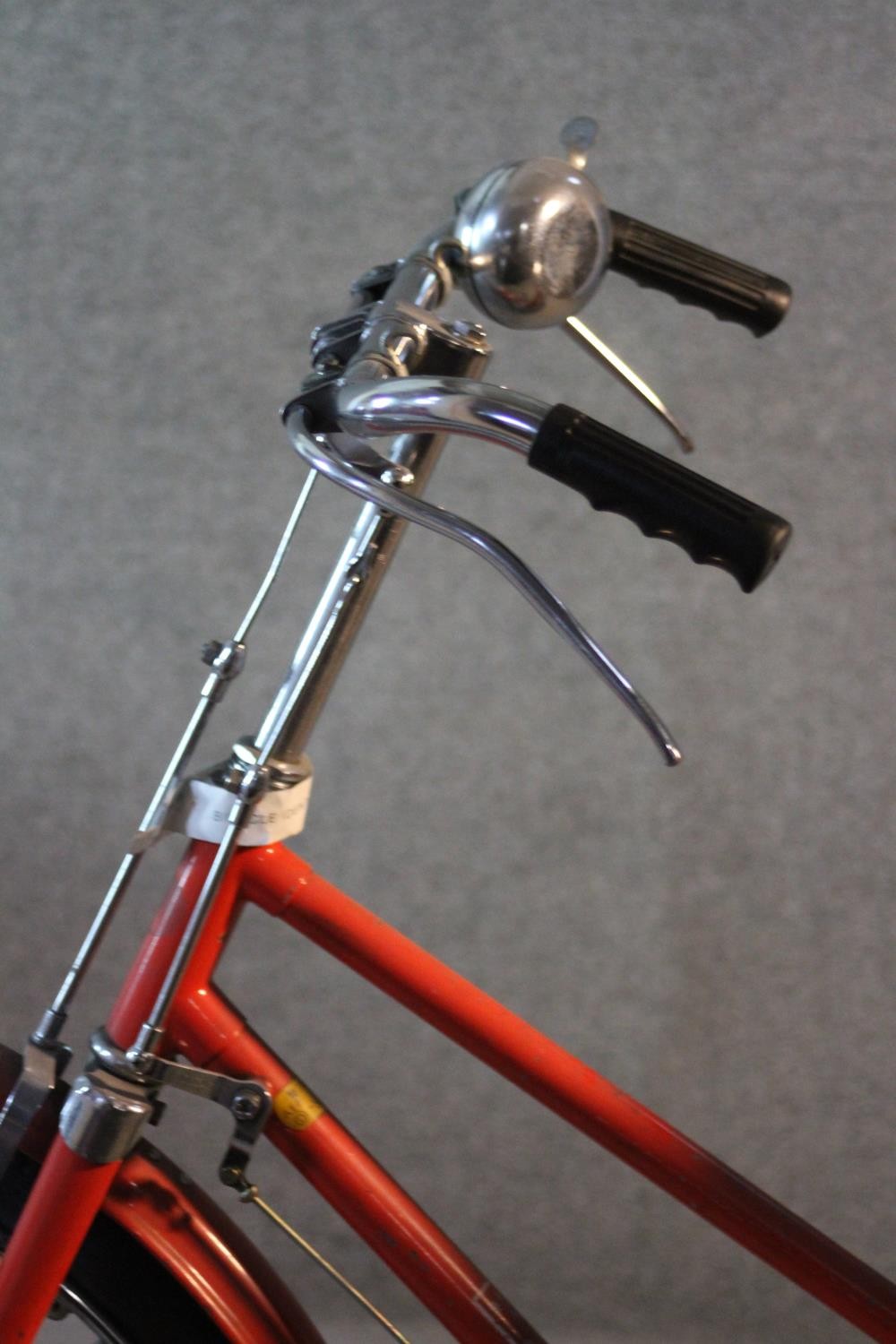 A vintage red Japanese post service bicycle. Makers label. Wheel dia. 60cm. - Image 4 of 8