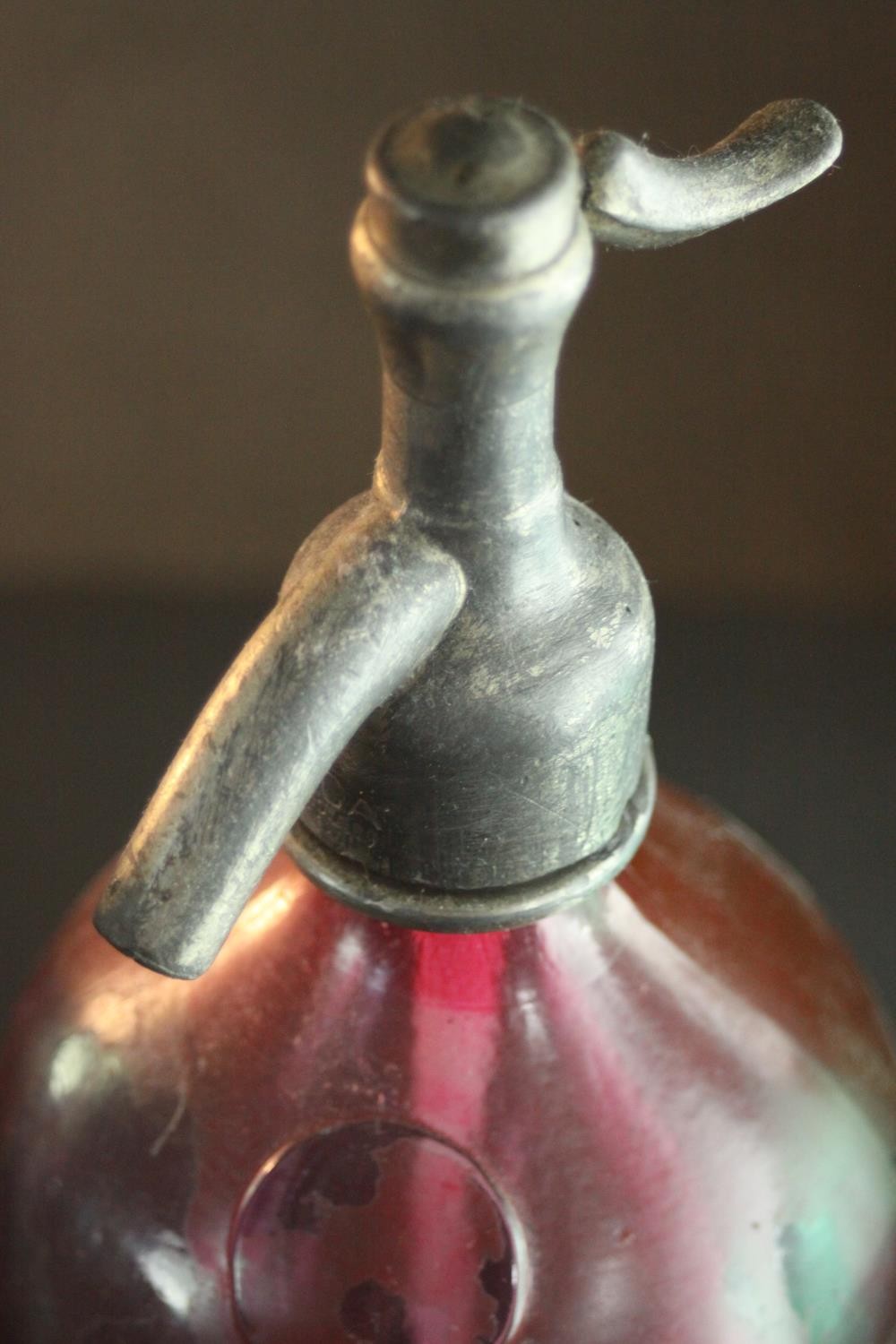 A collection of four vintage Ricardo Zottola soda syphons with chrome spouts. H.30cm. - Image 7 of 7