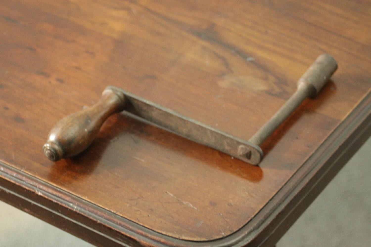 Dining table, C.1900 mahogany extending. (With winding handle but no leaf). H.71 W.125 D.105cm. - Image 6 of 6