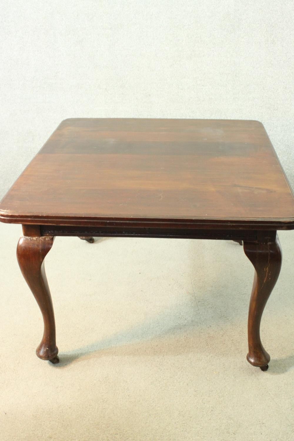 Dining table, C.1900 mahogany extending. (With winding handle but no leaf). H.71 W.125 D.105cm. - Image 3 of 6