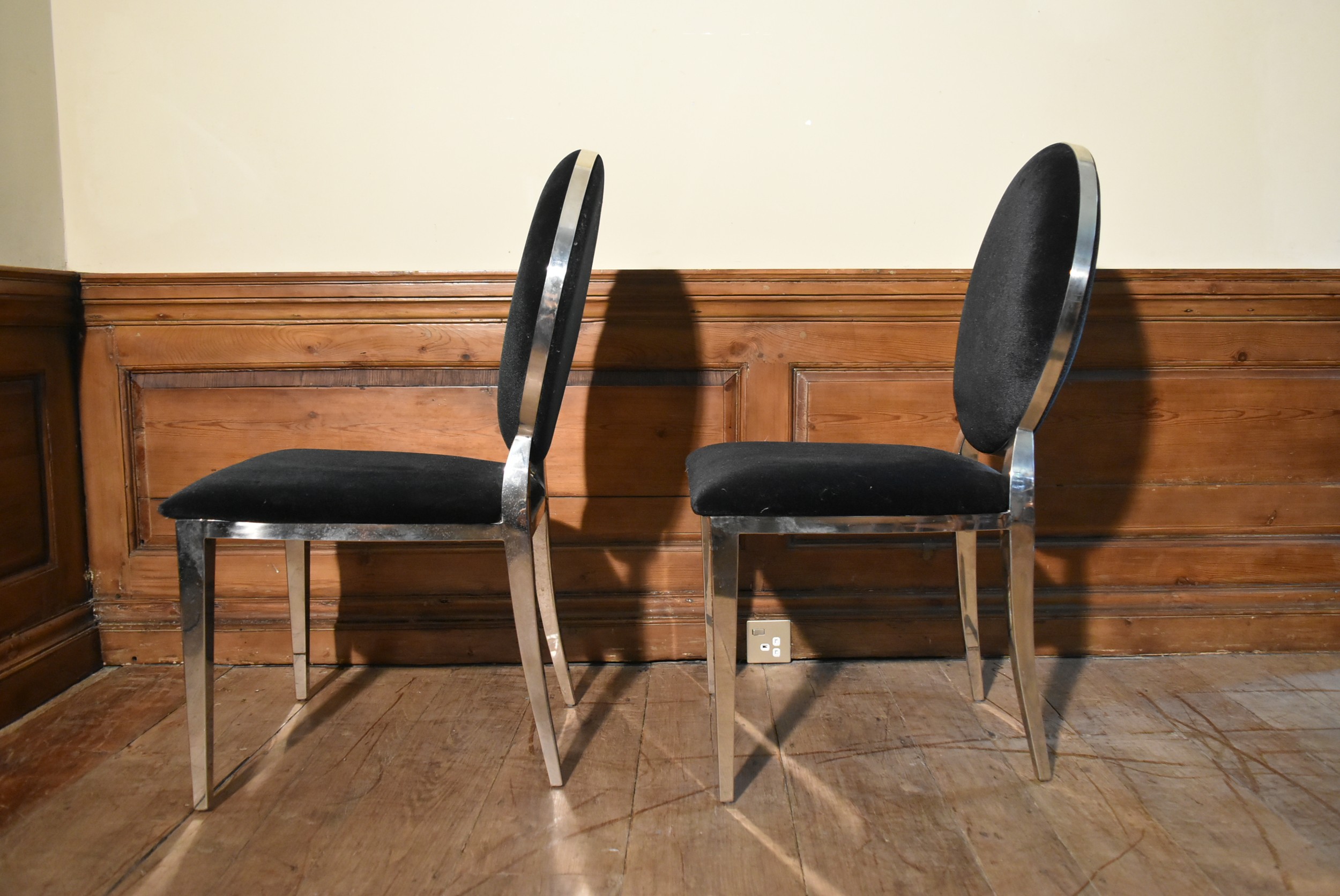 A pair of contemporary chrome framed dining chairs with upholstered backs and seats. H.94 W.45cm - Image 3 of 4