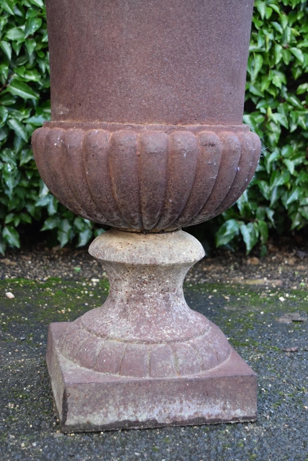 A pair of cast iron campana form garden urns. H.65cm Dia.44cm (2) - Image 7 of 9