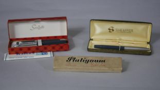 Three boxed vintage pens, including Platignum, Sheaffer and Scripto. 4 pieces.