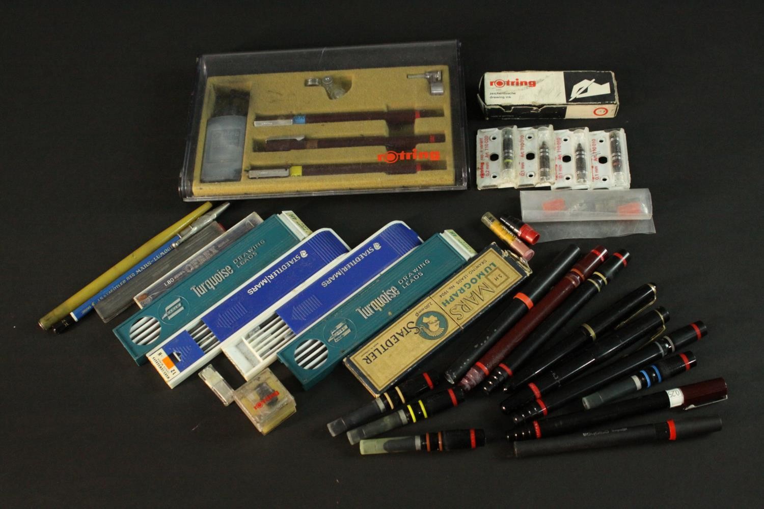 A collection of Rotring pens and drawing leads, including a boxed set of three Rotring pens (0.35, - Image 2 of 6