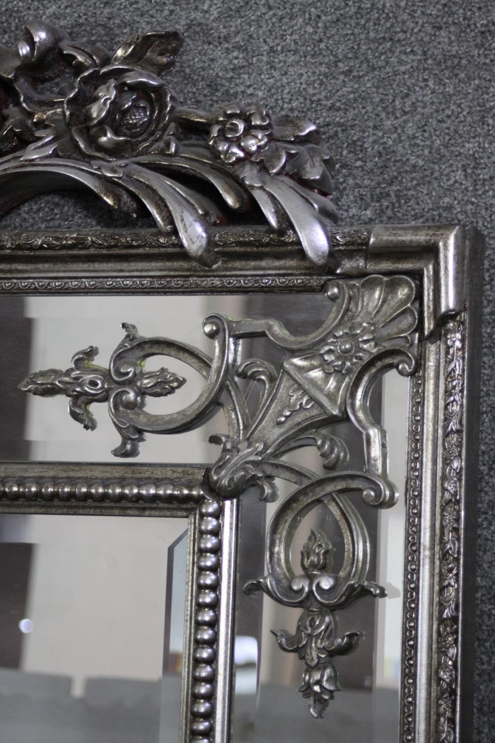 Pier mirror, contemporary Rococo style with bevelled plate glass. H.182 W.92 cm. - Image 2 of 5