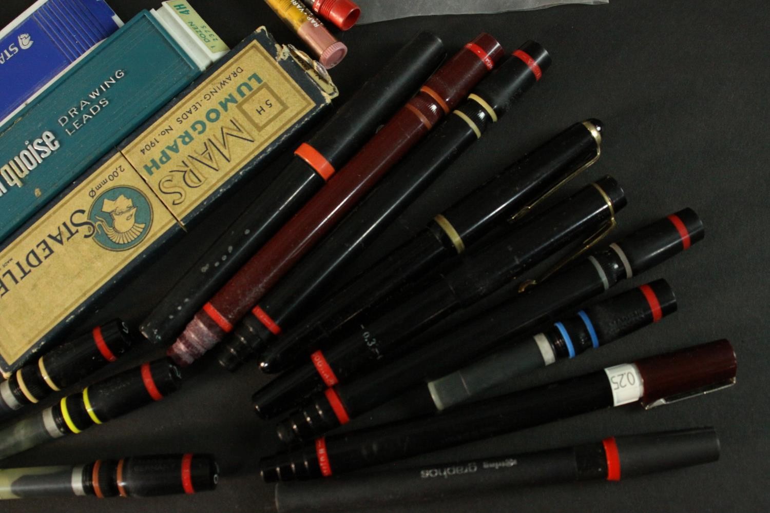 A collection of Rotring pens and drawing leads, including a boxed set of three Rotring pens (0.35, - Image 4 of 6