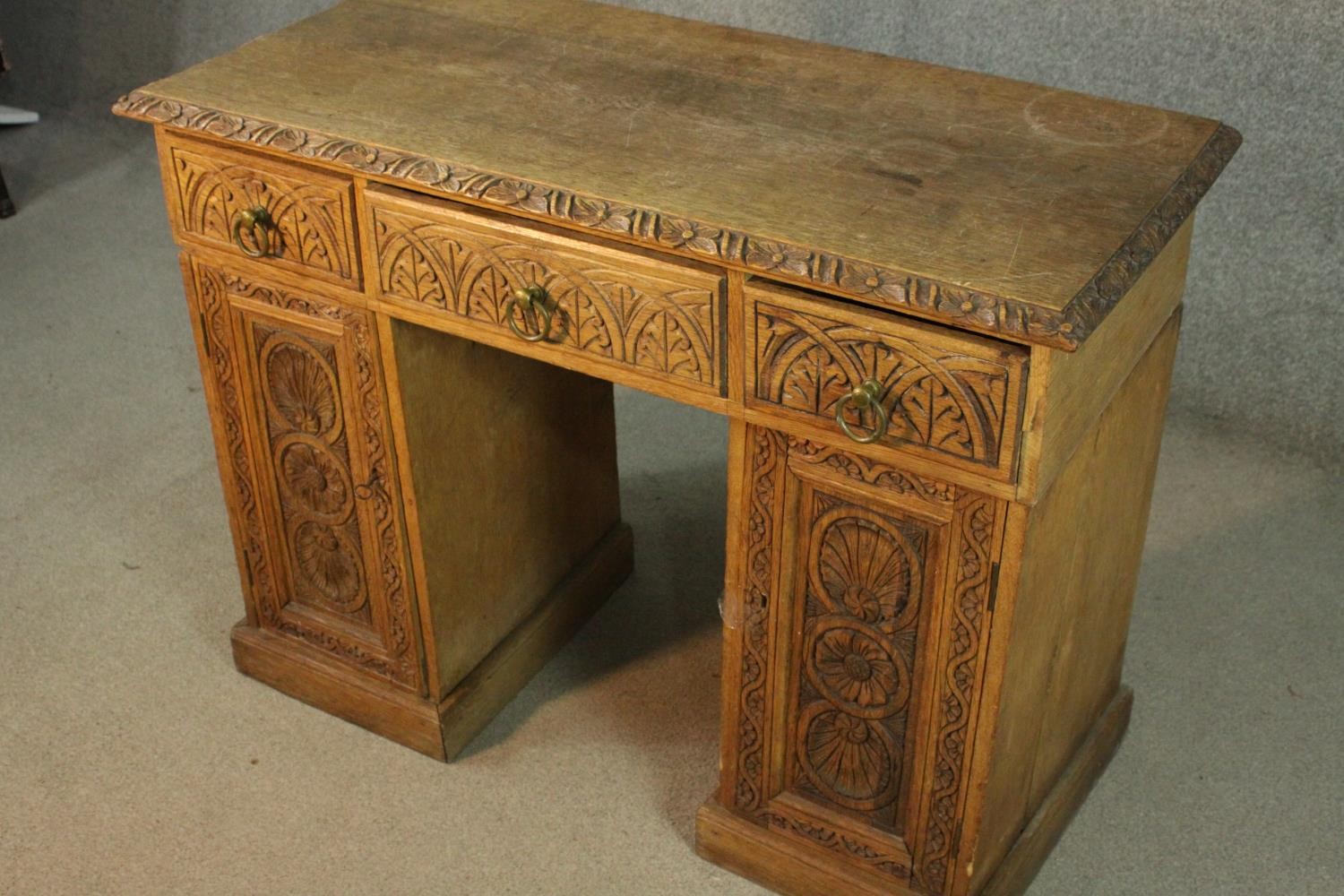 Pedestal desk, Victorian carved oak in three sections. H.77 W.103 W.48cm. - Image 6 of 9