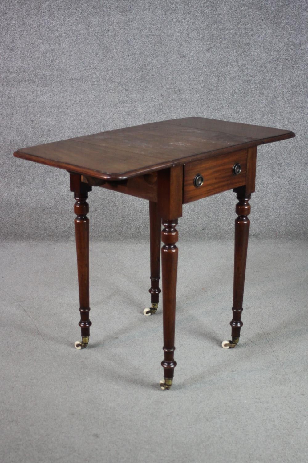 A Victorian mahogany work table, the drop leaf top with a moulded edge, over a single drawer, on - Image 3 of 6