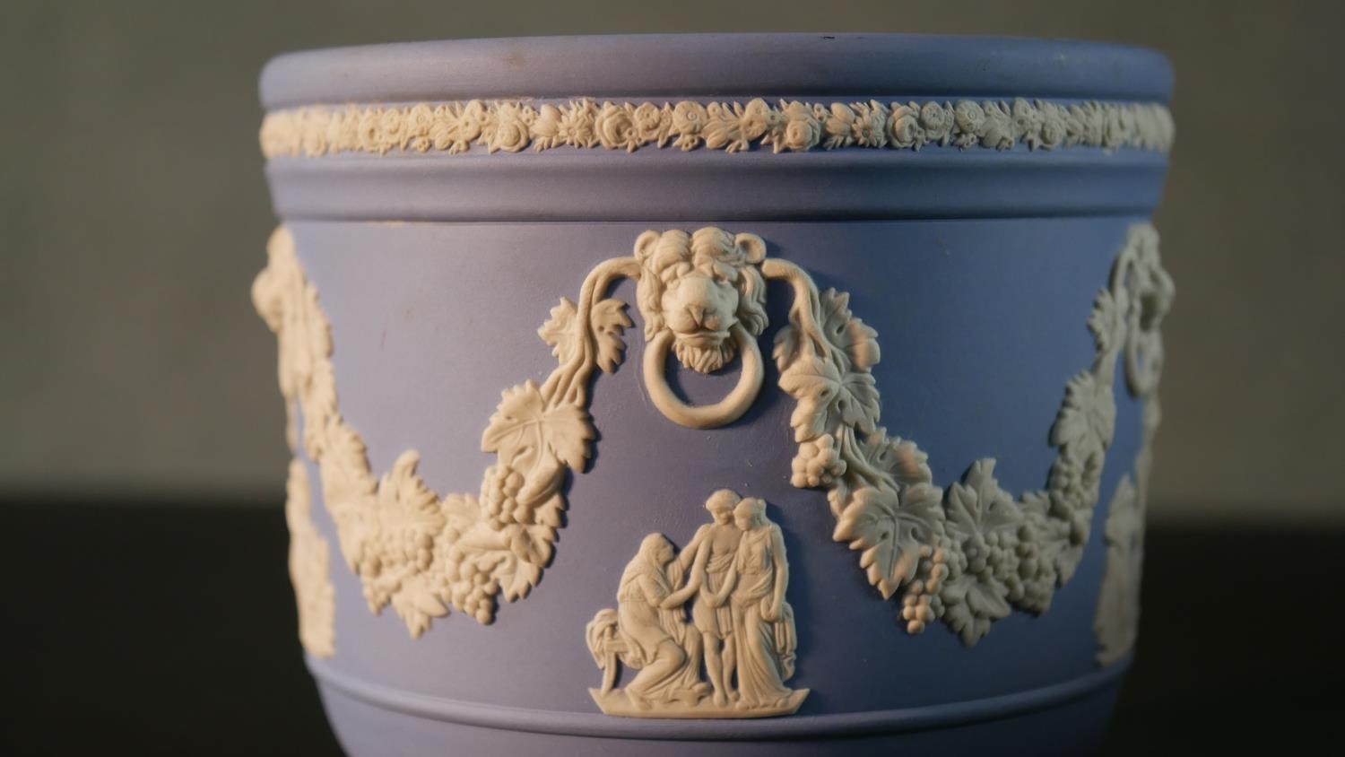 A collection of six Wedgwood Jasperware pieces, a vase, two planters with Classical design and three - Image 3 of 12