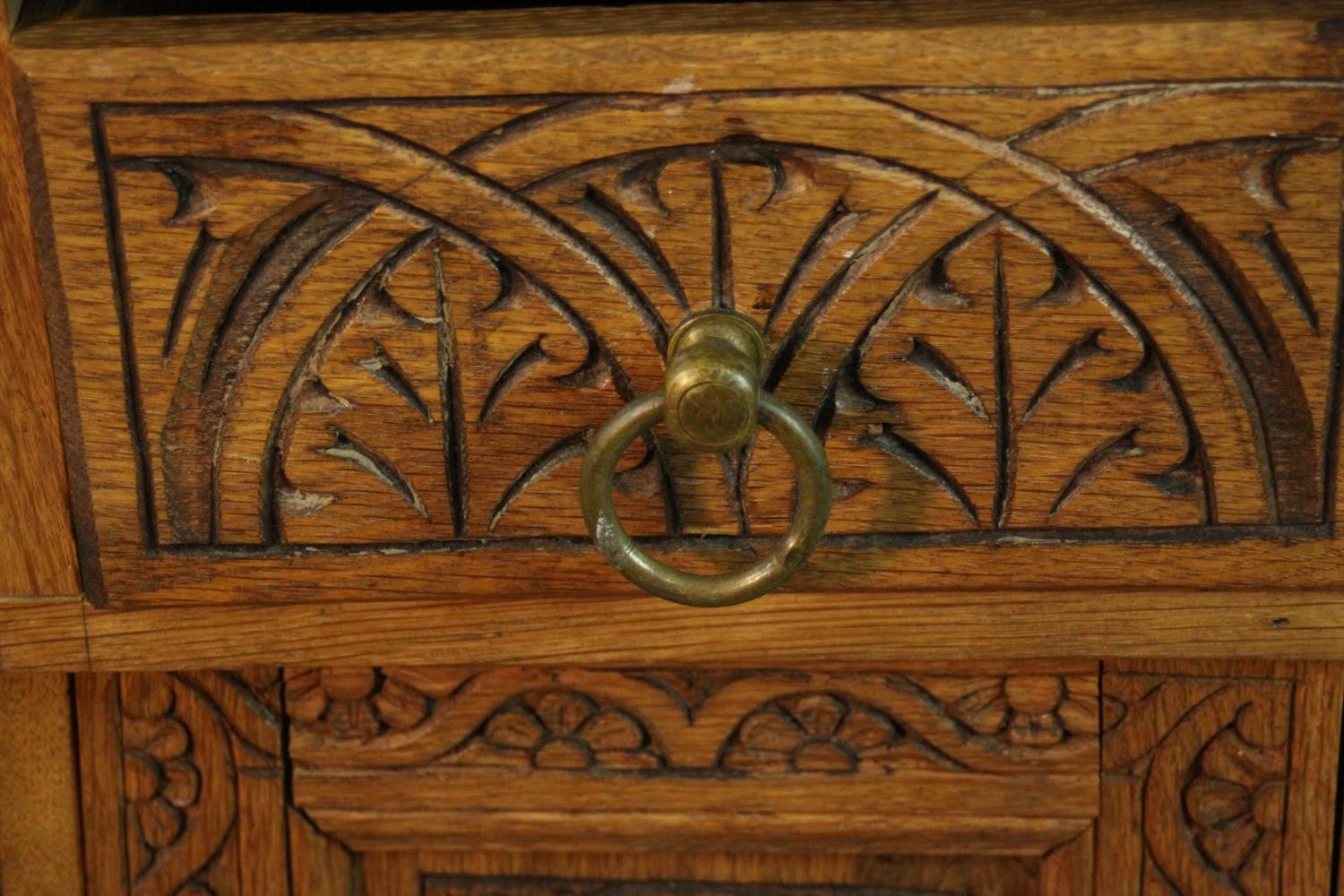 Pedestal desk, Victorian carved oak in three sections. H.77 W.103 W.48cm. - Image 8 of 9