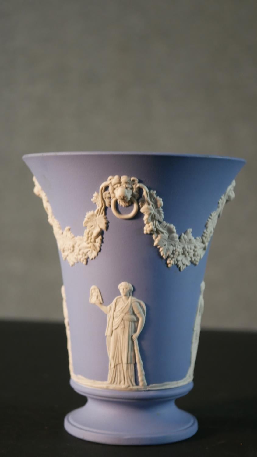 A collection of six Wedgwood Jasperware pieces, a vase, two planters with Classical design and three - Image 5 of 12