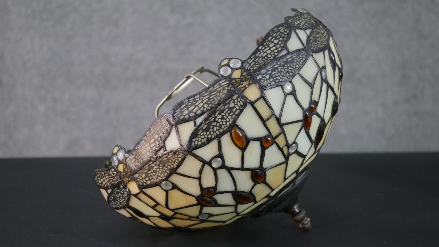 A Tiffany style leaded glass table lamp shade, decorated with dragonflies. H.20 W.31cm - Image 2 of 5