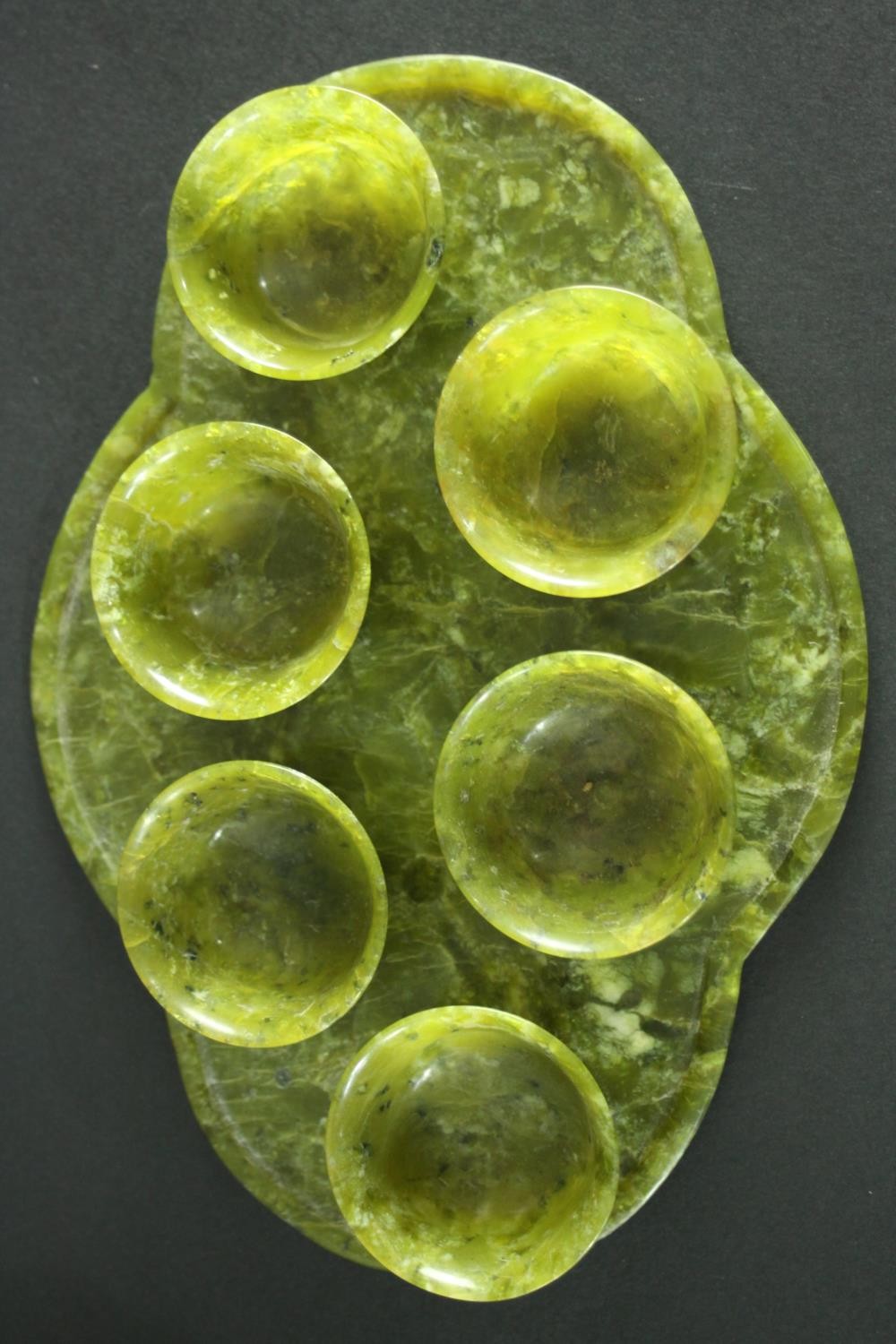 A carved Spinach Jade Chinese tea set. The tea pot (lid missing) of gourd formation with leaf shaped - Image 6 of 10